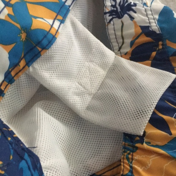 NWT Joe Boxer Hibiscus Swim Trunks - Picture 6 of 6